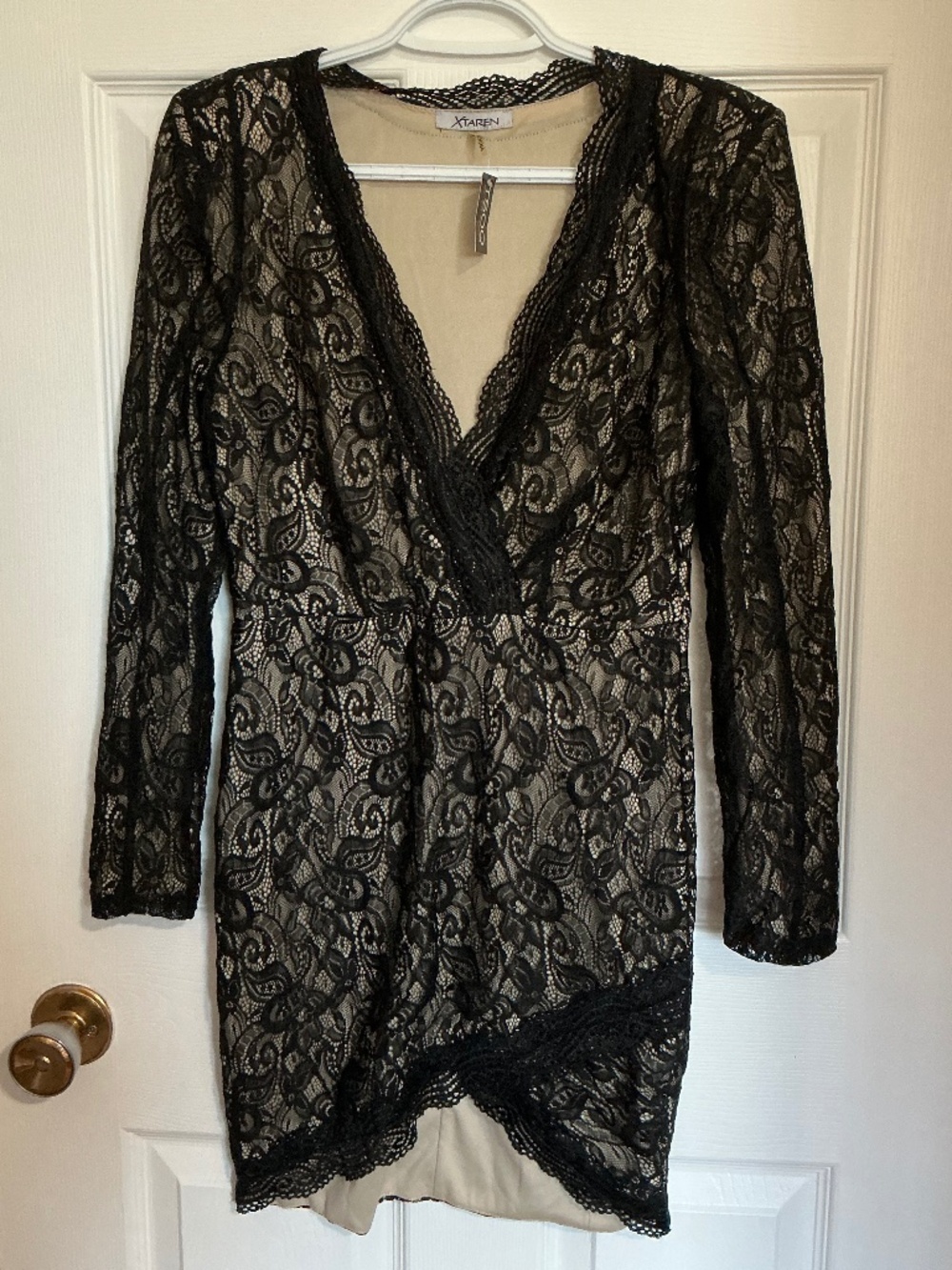 Black lace dress,